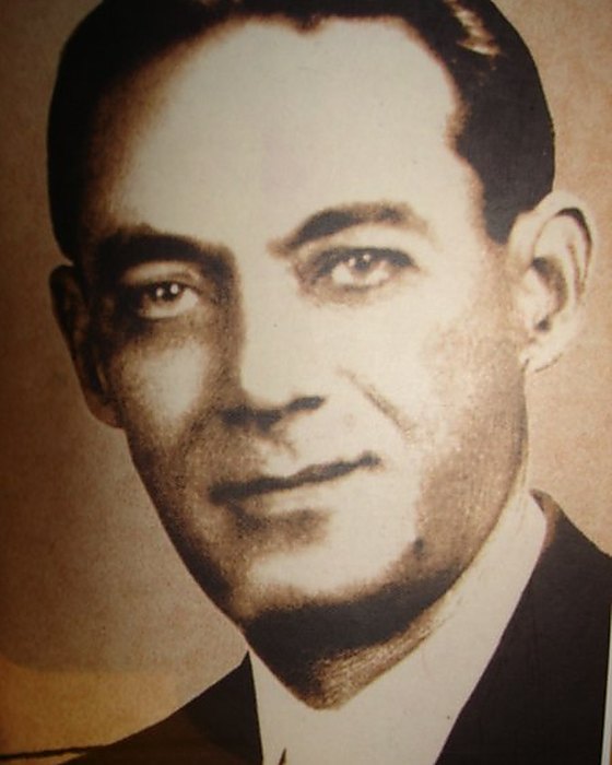 چهرهٔ رهی معیری